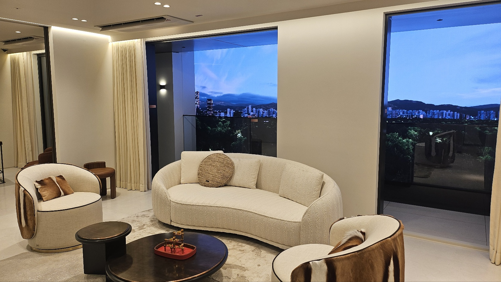 더파크사이드서울 모델하우스 LED 전광판 1년 장기렌탈시공